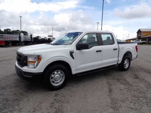 Used 2021 Ford F150 XL w/ Equipment Group 101A High RWD image 3