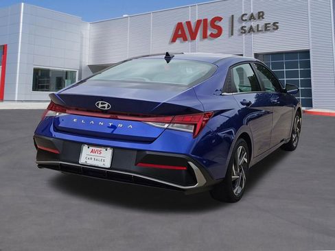 Used 2025 Hyundai Elantra SEL FWD image 6