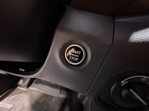 Used 2022 Nissan Frontier PRO-4X w/ Pro-4X Premium Package AWD/4WD image 30