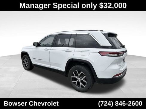 Used 2023 Jeep Grand Cherokee Limited w/ Trailer Tow Prep Group (B) AWD/4WD image 5