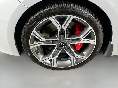 Used 2019 Kia Stinger GT1 AWD/4WD image 15