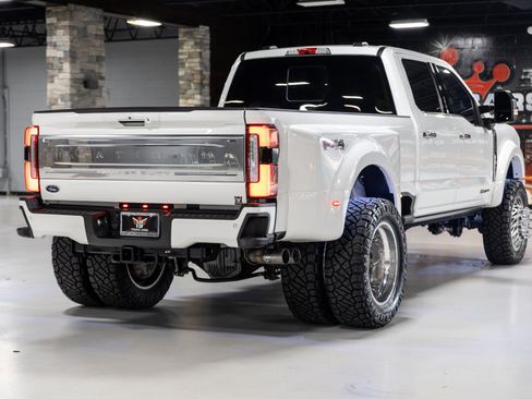 Used 2023 Ford F450 Platinum w/ FX4 Off-Road Package AWD/4WD image 30