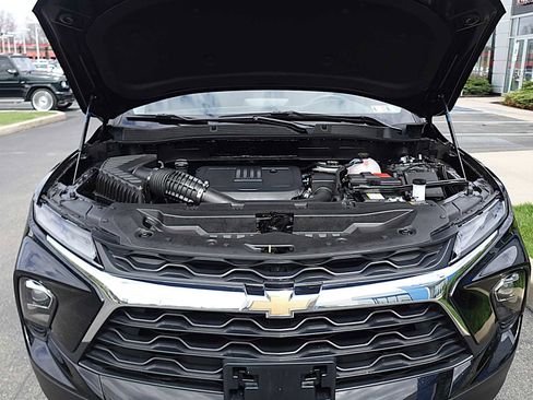Used 2025 Chevrolet Blazer LT AWD/4WD image 32