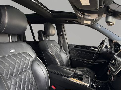 Used 2015 Mercedes-Benz GL 550 4MATIC w/ Driver Assistance Package image 15