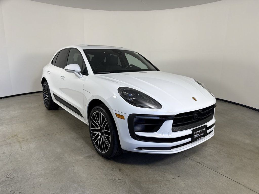 Certified 2026 Porsche Macan S AWD/4WD image 9