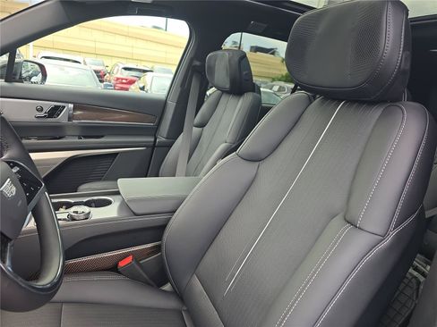 Used 2026 Cadillac Vistiq Sport w/ LPO, Floor Liner Package AWD/4WD image 19