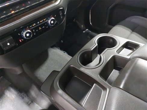 Used 2023 GMC Sierra 1500 SLE image 25