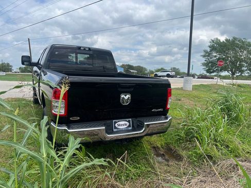 Used 2024 RAM 3500 Tradesman w/ Chrome Appearance Group AWD/4WD image 4