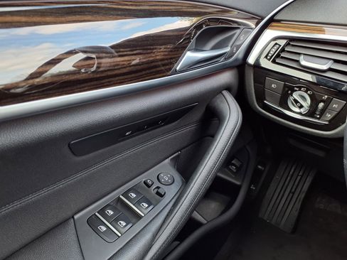 Used 2018 BMW 530i 530i image 22