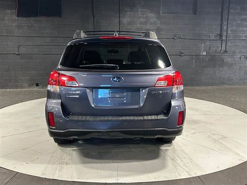 Used 2014 Subaru Outback 2.5i Premium image 4