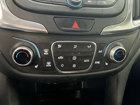 Used 2021 Chevrolet Equinox LT image 16