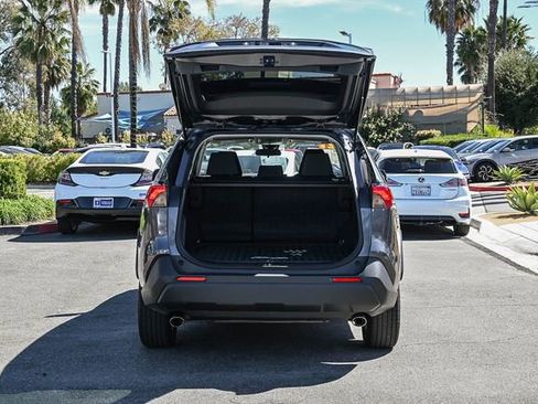 Used 2021 Toyota RAV4 XLE image 9