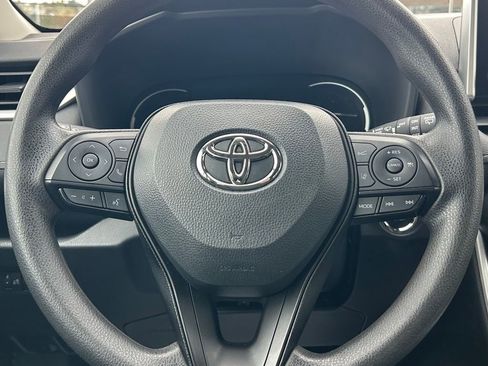 Certified 2024 Toyota RAV4 XLE FWD image 20