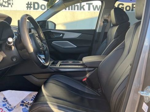 Used 2025 Acura MDX FWD w/ Technology Package image 9