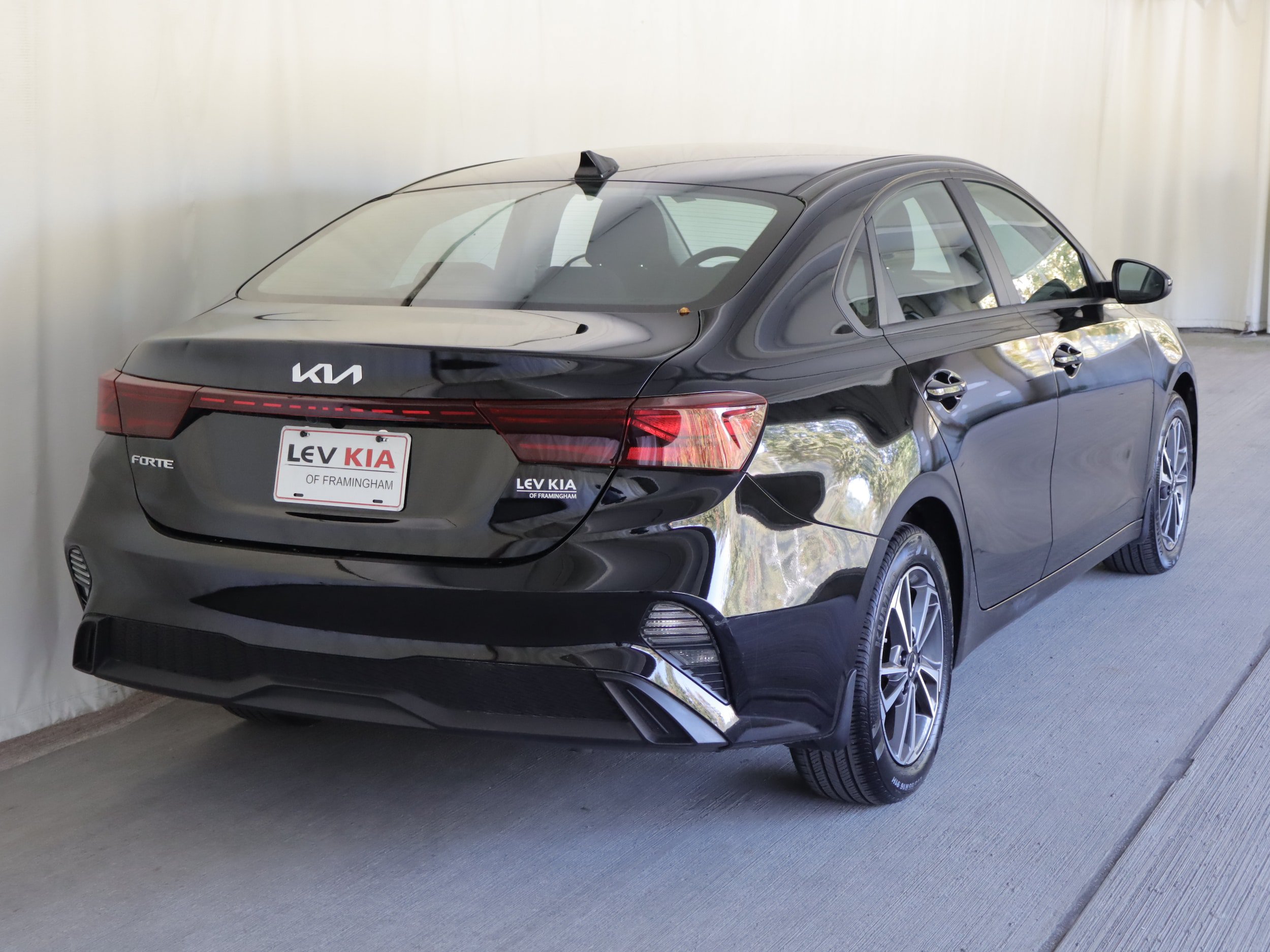 Used 2023 Kia Forte LXS FWD image 5