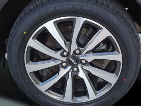 Used 2019 Lincoln MKC Reserve w/ MKC Climate Package image 9