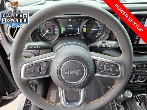 Used 2024 Jeep Wrangler Unlimited Sahara w/ Technology Group AWD/4WD image 19