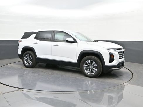 Used 2025 Chevrolet Equinox LT image 17