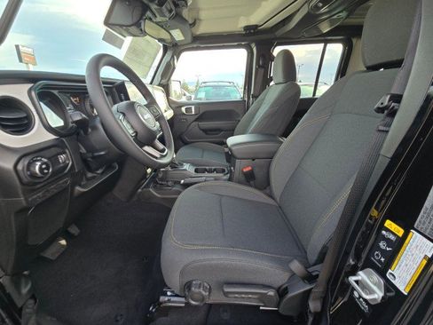 New 2025 Jeep Gladiator Sport image 22