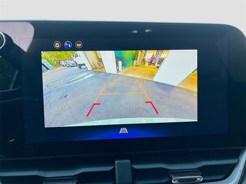 Used 2026 Chevrolet Equinox LT w/ Convenience Package II image 15