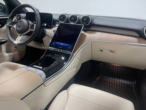 Used 2025 Mercedes-Benz C 300 4MATIC Sedan image 28