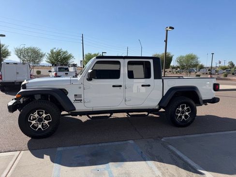 Used 2020 Jeep Gladiator Sport w/ Quick Order Package 24S AWD/4WD image 9