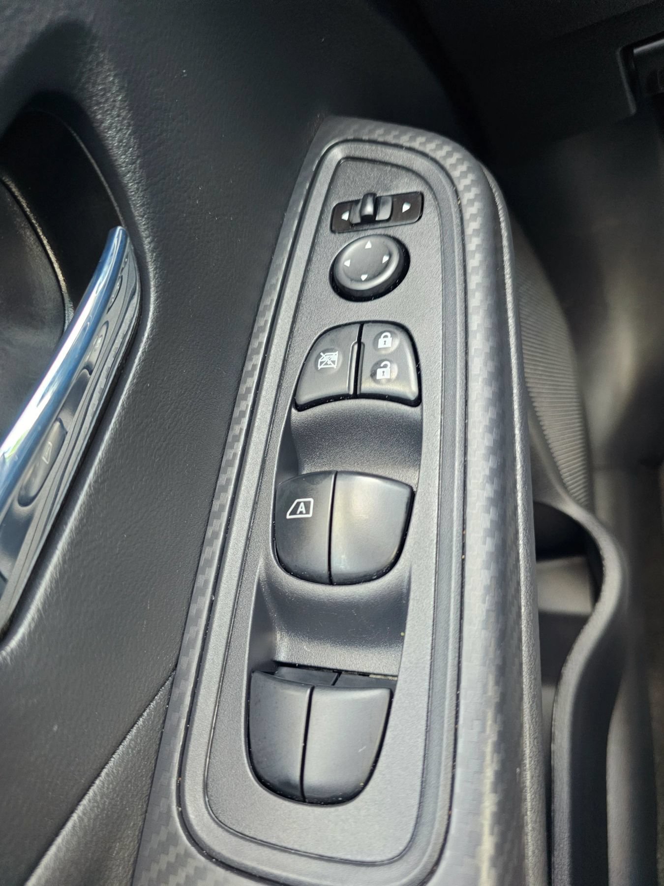 Used 2025 Nissan Versa SV w/ Trunk Package FWD image 19