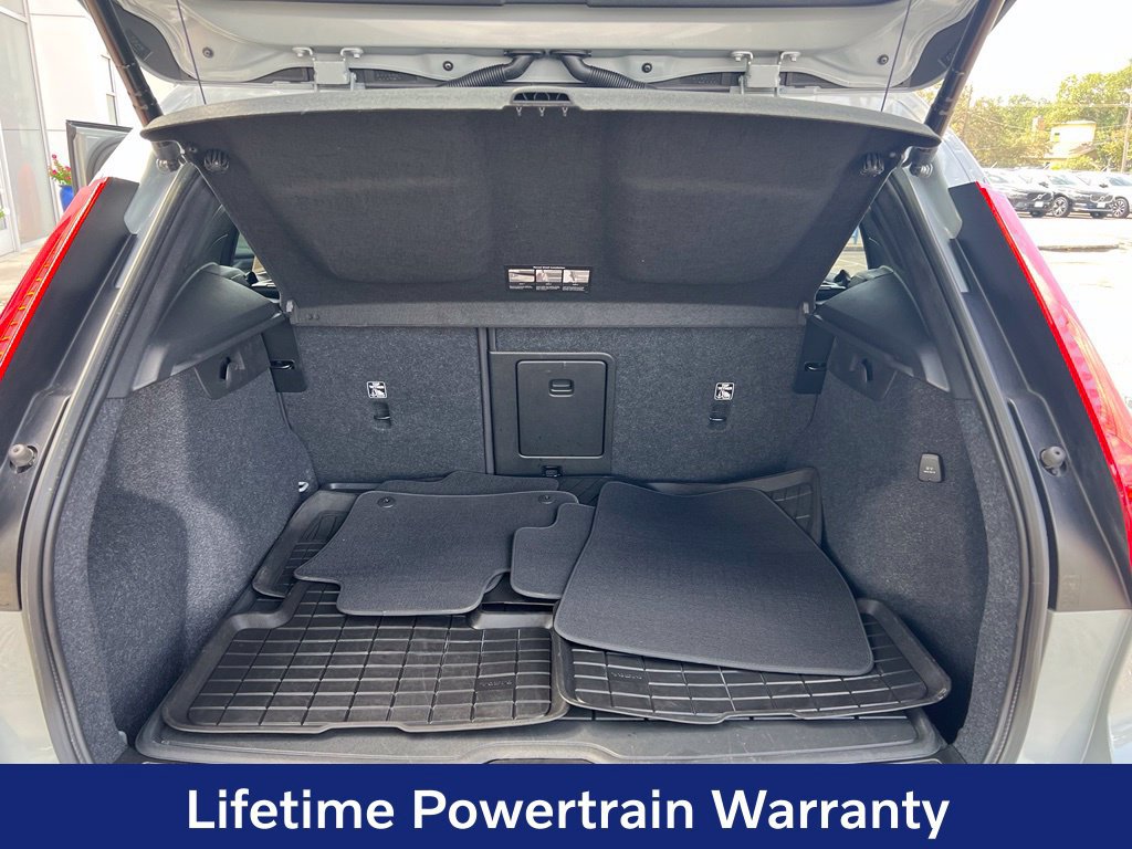 Certified 2024 Volvo XC40 B5 Plus w/ Protection Package Premier AWD/4WD image 23