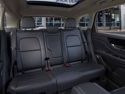 New 2026 Lincoln Corsair Premiere image 11