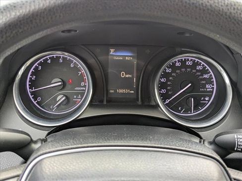 Used 2018 Toyota Camry LE image 15