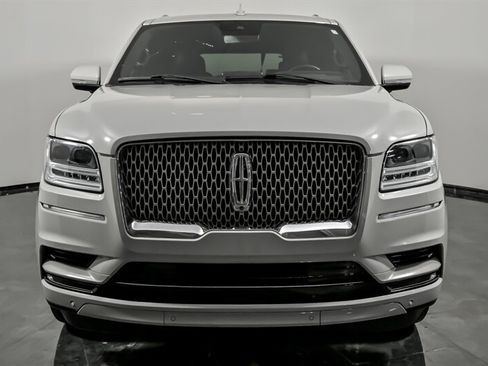 Used 2021 Lincoln Navigator Reserve image 4