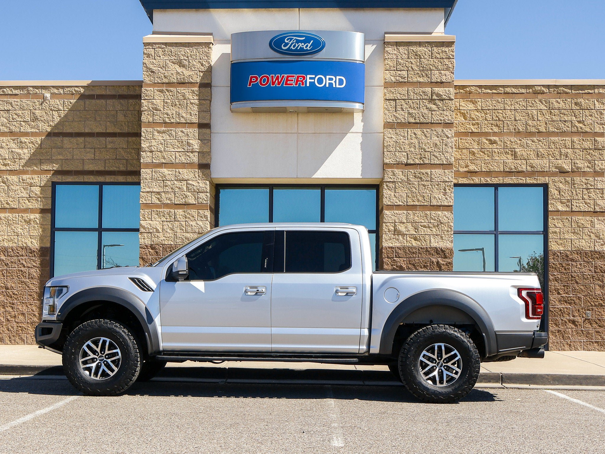 Certified 2018 Ford F150 Raptor w/ Equipment Group 802A Luxury AWD/4WD image 9