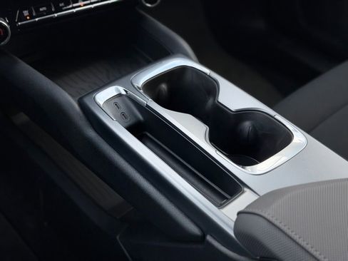 New 2026 Chevrolet Equinox EV LT image 16