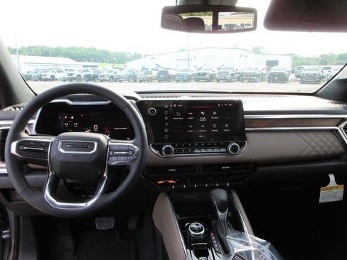 New 2026 GMC Canyon Denali AWD/4WD image 16