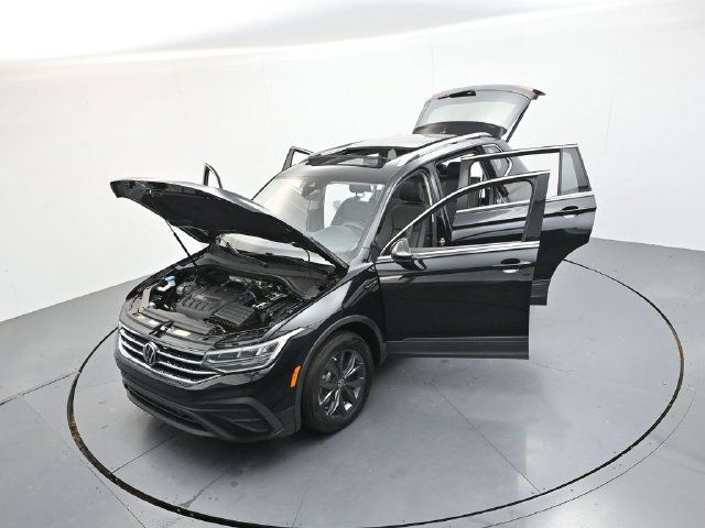 Used 2023 Volkswagen Tiguan SE FWD image 56