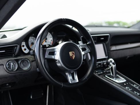 Used 2015 Porsche 911 GT3 image 5