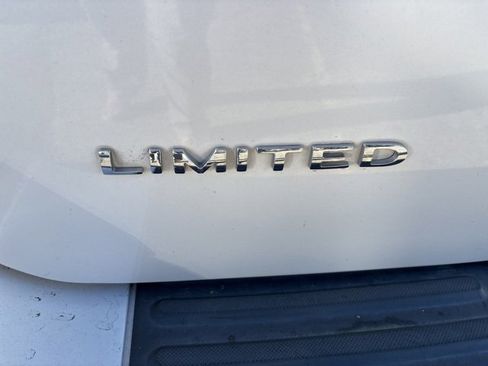 Used 2017 Ford Expedition Limited w/ Equipment Group 301A image 11