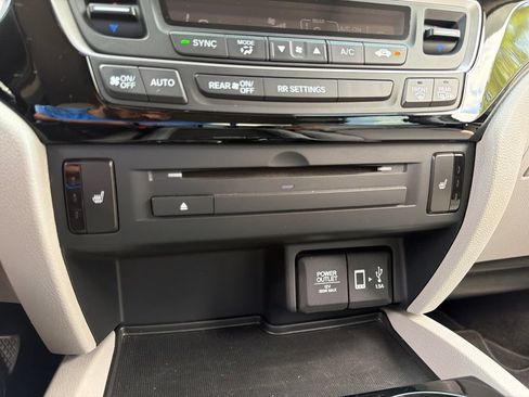 Certified 2020 Honda Ridgeline RTL-E image 13