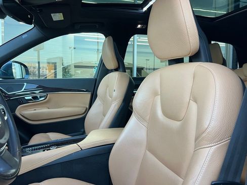 Used 2018 Volvo XC90 T5 Momentum w/ Convenience Package image 40