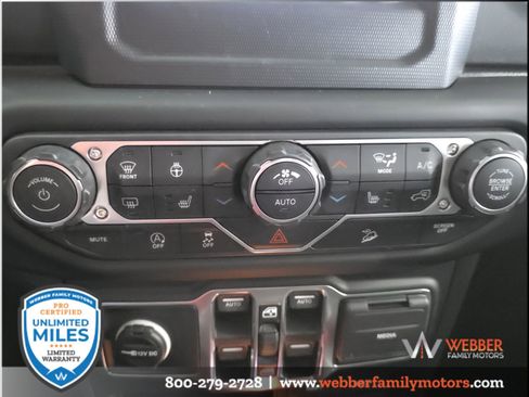 Used 2018 Jeep Wrangler Unlimited Sahara w/ LED Lighting Group AWD/4WD image 21