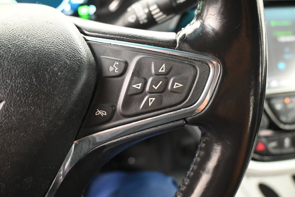 Used 2020 Chevrolet Bolt LT FWD image 13