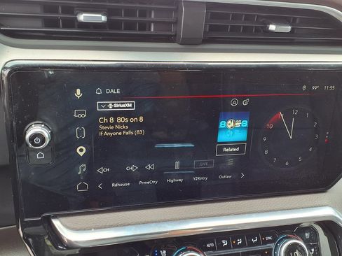 Used 2024 GMC Sierra 2500 Denali w/ Technology Package AWD/4WD image 8