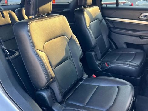 Used 2018 Ford Explorer XLT w/ Equipment Group 202A image 15