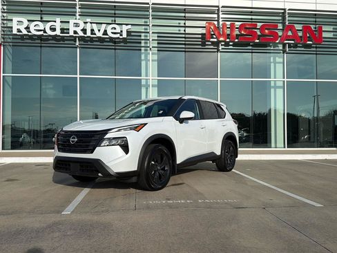 Used 2026 Nissan Rogue SV AWD/4WD image 1