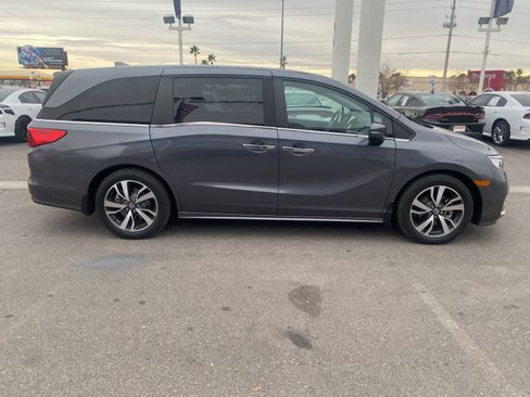 Used 2023 Honda Odyssey Touring image 4