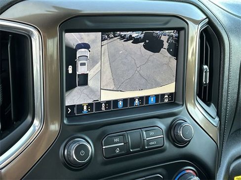 Used 2022 Chevrolet Silverado 1500 High Country w/ Technology Package image 26