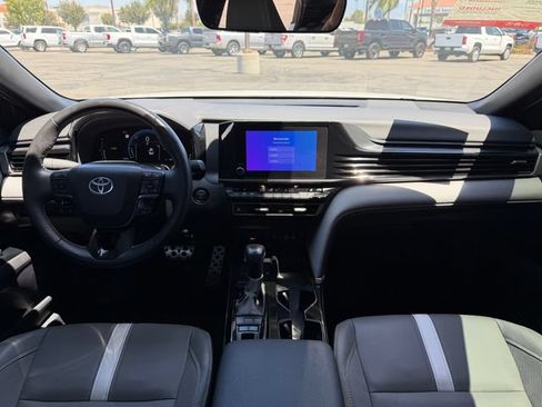 Used 2025 Toyota Camry SE w/ Convenience Package FWD image 17