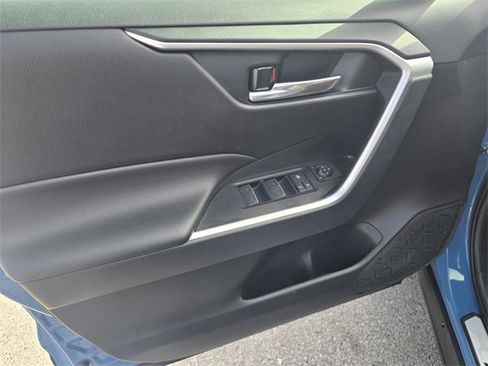 Used 2024 Toyota RAV4 SE image 21