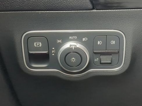 Used 2025 Mercedes-Benz GLA 250 image 26