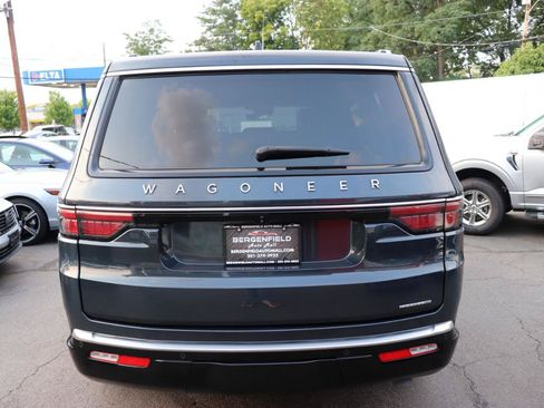 Used 2024 Jeep Wagoneer Series II AWD/4WD image 4